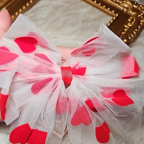 Sweetheart Energy — Sheer Heart Bow - Picture 3 of 5